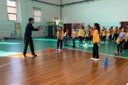 小学篮球防守的重难点（掌握技巧，提高防守效果）
