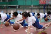 掌握篮球防守滑步，提升防守效果（详解篮球防守滑步的技巧和应用场景）
