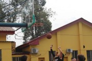 宿舍篮球练习中的防守犯规（如何避免宿舍篮球练习中的防守犯规）