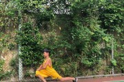 基础篮球双人防守脚步动作要领（提升篮球防守能力的关键技巧）