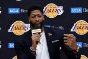 NBA历史上十大最强新秀（探索NBA新秀排行榜中的超级巨星）