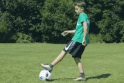 足球过人技巧实用指南（提升足球技术的关键要素与训练方法）