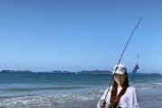 用路亚竿在海里钓鱼坐船，垂钓的乐趣尽在其中（全面了解海上路亚钓鱼技巧，探索大海的秘密）