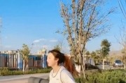 与女孩打篮球的贴身防守之道（以优秀的防守策略提升你的篮球技巧）