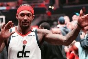 NBA球星INS粉丝排行榜揭秘（探索NBA球星INS粉丝数量背后的秘密，谁是最受欢迎的球星？）