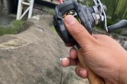 解析钓鱼中如何应对路亚水太大太浑的问题（应对水流湍急和浑浊的技巧及注意事项）