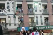 女生篮球比赛的防守技巧（如何有效应对对手进攻，提高篮球比赛的胜率）