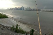 用路亚竿在海里面钓鱼的技巧与经验（海钓爱好者必备的实用指南）