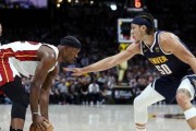 NBA三分命中率排行榜2022年度最佳射手揭晓（关注命中率高手，揭秘三分神射的秘密武器）