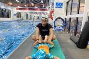 学游泳技巧，成人女孩也能掌握的秘诀（让你从游泳新手变成游泳高手的15个技巧）