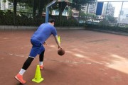 小篮球防守训练的重要性及教学技巧（全面提升篮球防守水平，打造优秀球员）