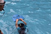 学游泳技巧（轻松掌握游泳技巧，享受水中的乐趣）