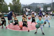 国外篮球青少年防守训练的趣味性（培养篮球青少年积极参与的关键）