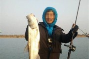 路亚钓鱼的独行者（探寻钓鱼世界的异类）